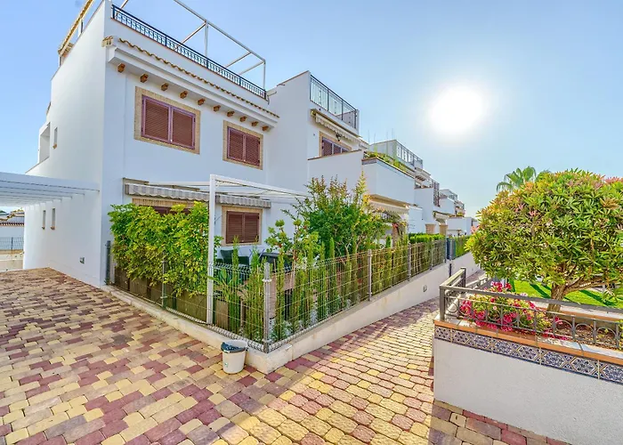 Apartment Sunny In La Mata, Azul 2